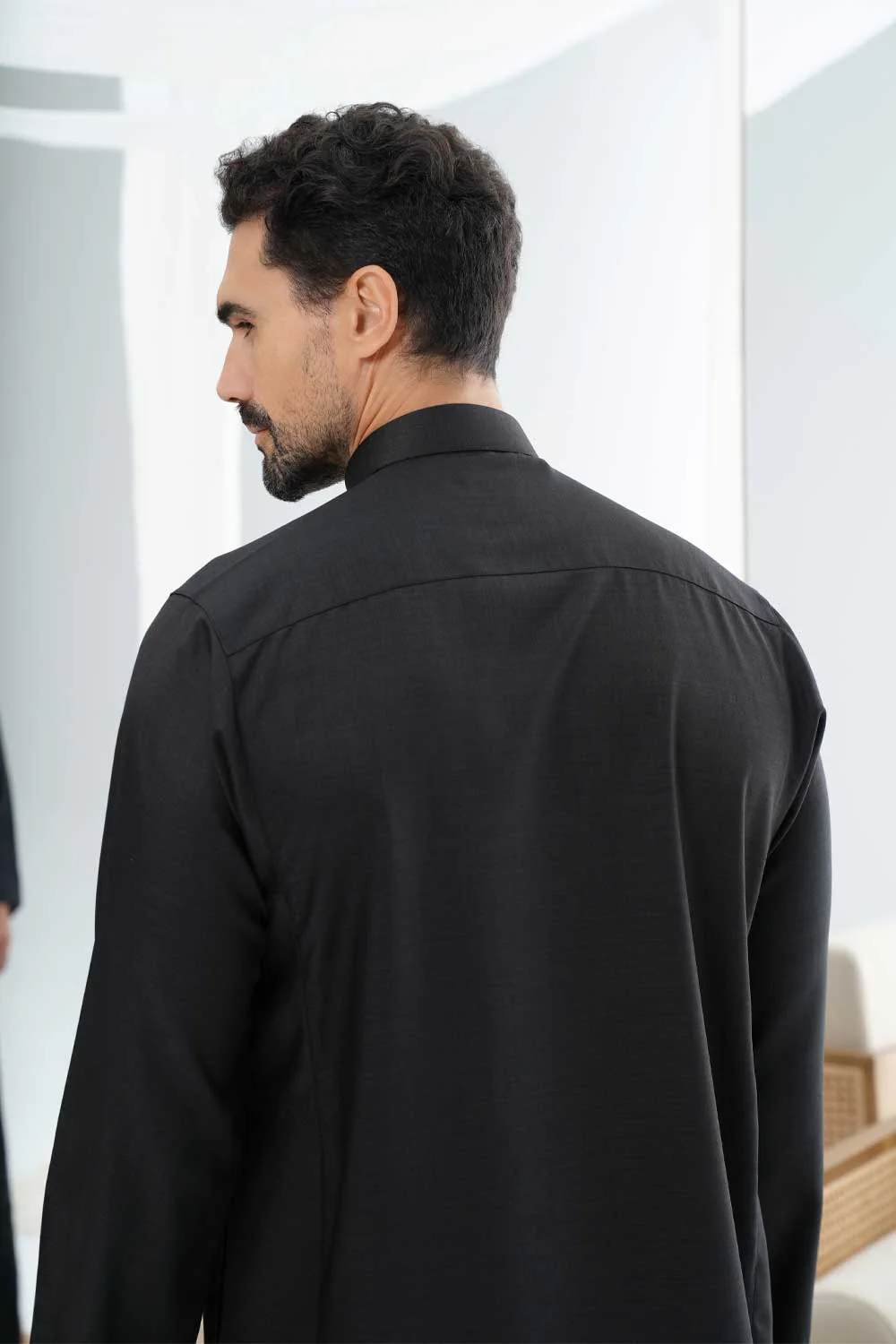 Black Saudi Thobe - Image 4