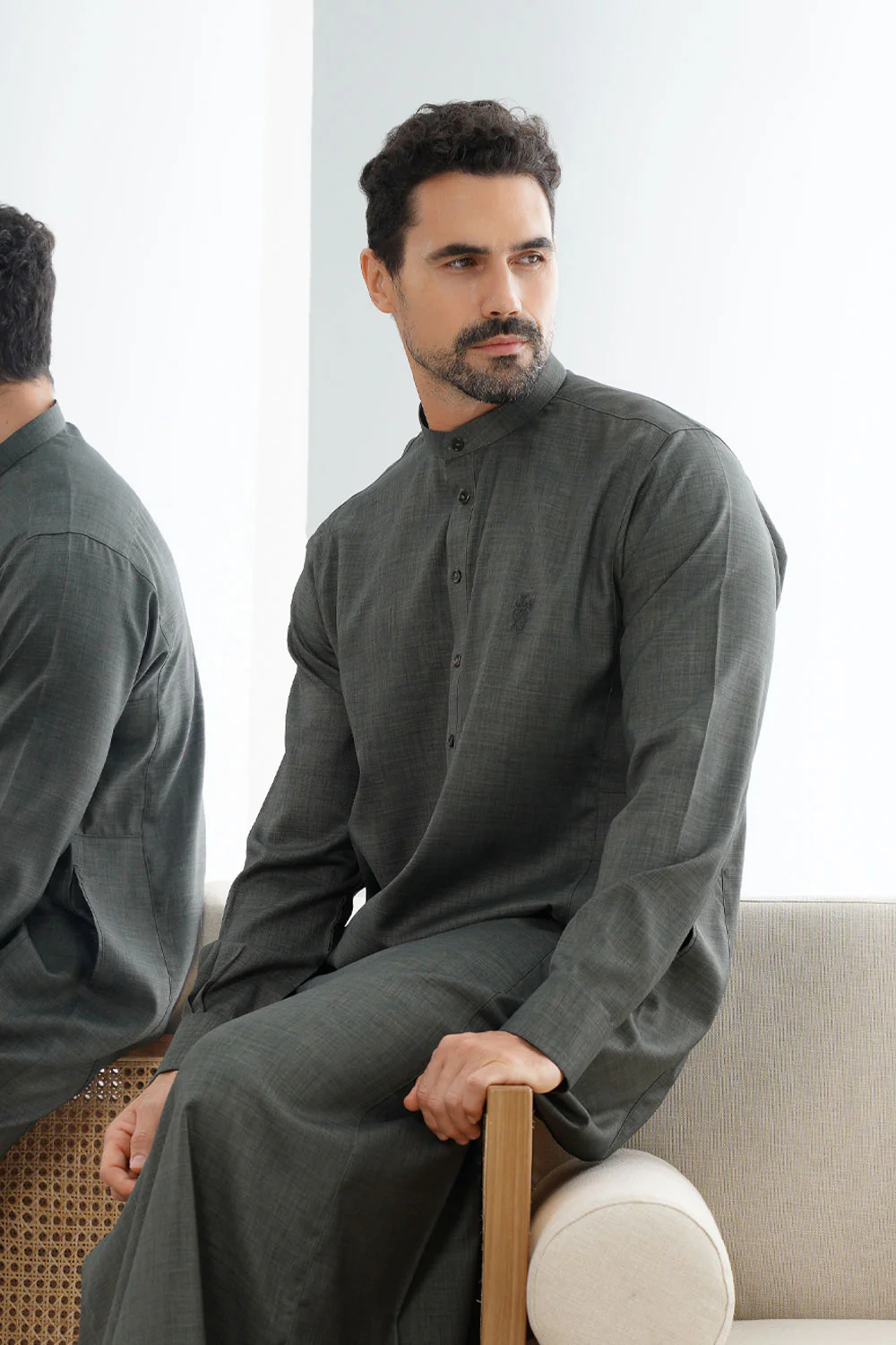 Dk Green Classic Thobe - Image 4