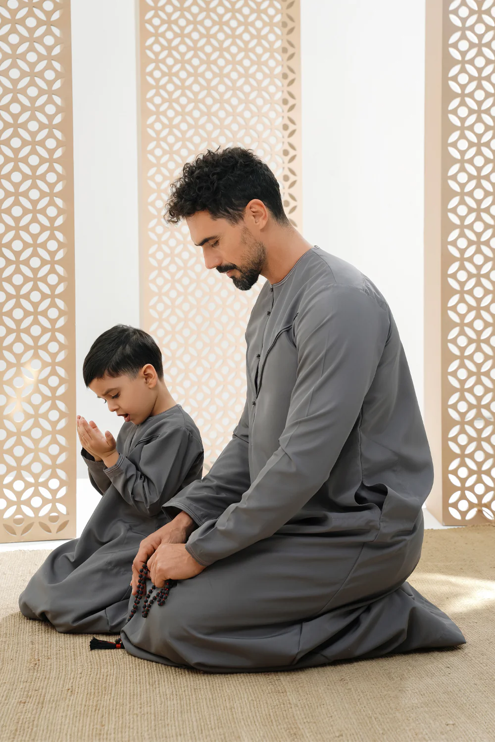 Emirati Charcoal Thobe - Image 5