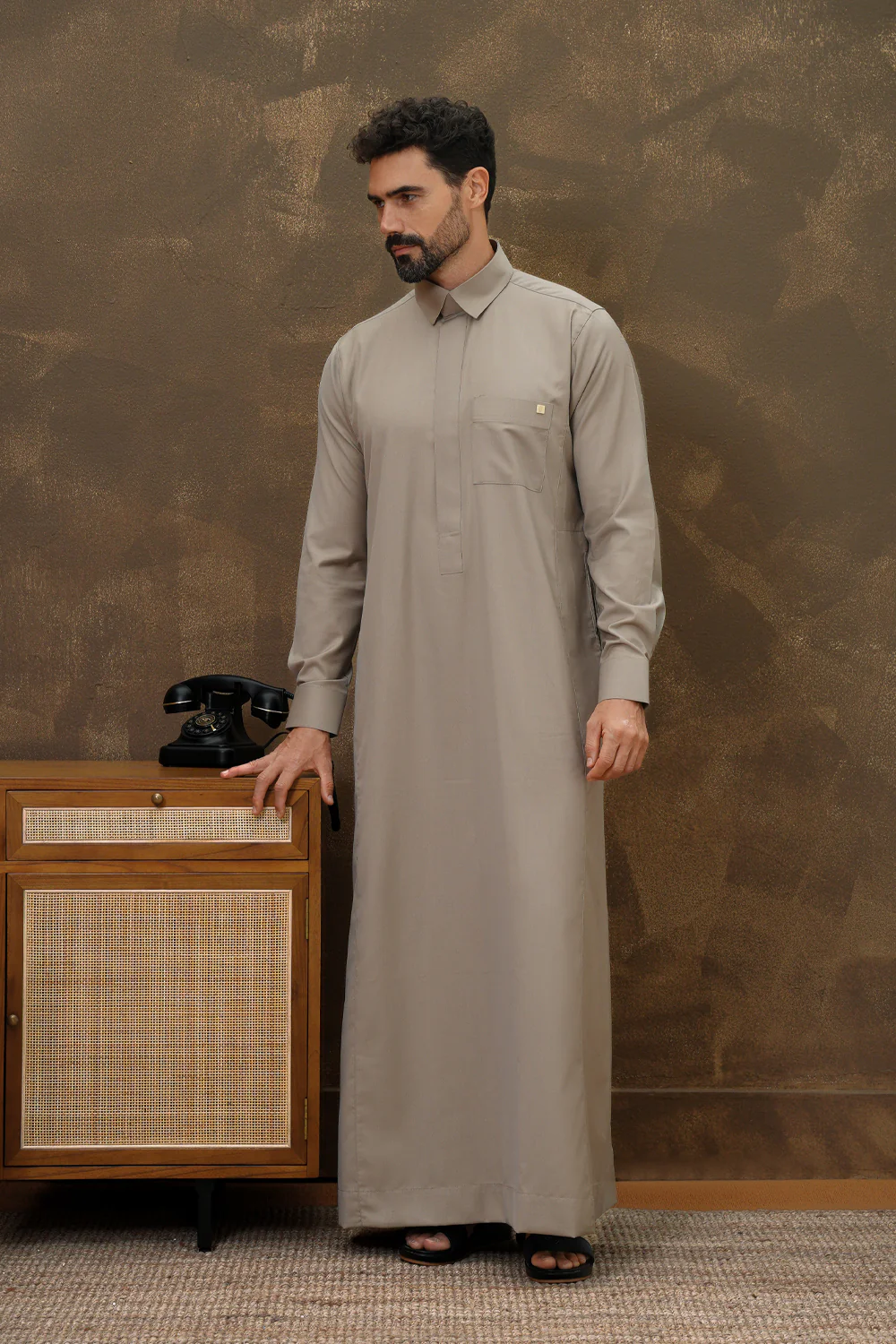 Qatari Taupe Thobe - Image 5